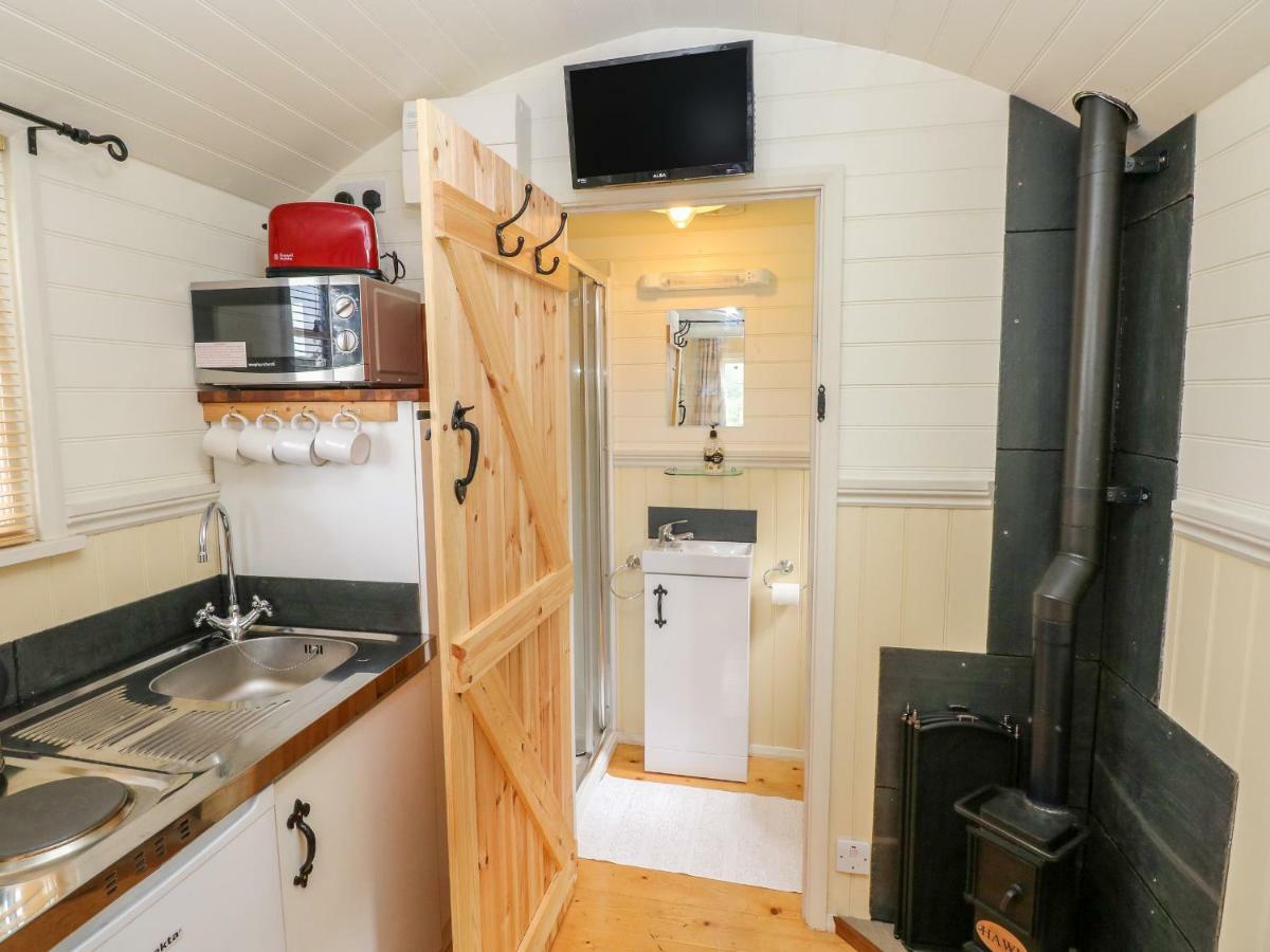 Shepherds Hut - The Crook Milford Haven Ngoại thất bức ảnh